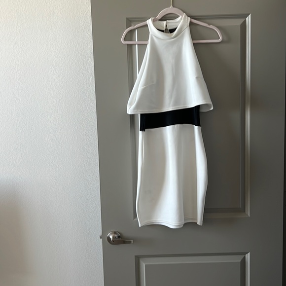 Halter Top White dress with black mesh - Picture 1 of 3